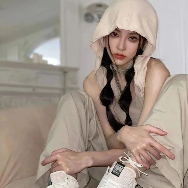 冰属性男子与酷酷女同事